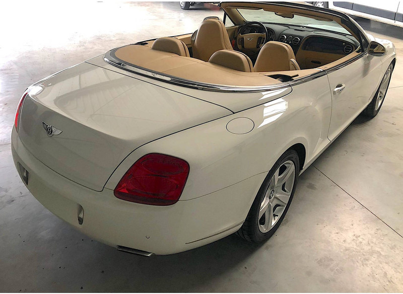 Bentley Continental GTC - سيارة: صورة 3 Bentley Continental GTC - سيارة: صورة 3