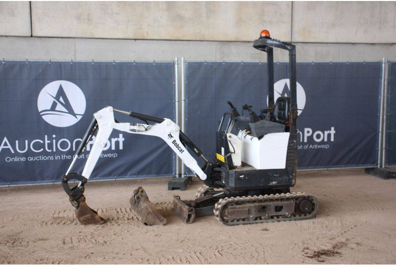 Bobcat E10Z - حفار صغير: صورة 1 Bobcat E10Z - حفار صغير: صورة 1
