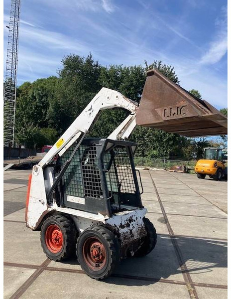 Bobcat S100 - اللودر بعجل: صورة 2 Bobcat S100 - اللودر بعجل: صورة 2
