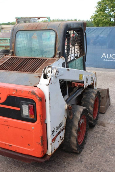 Bobcat S450 - اللودر بعجل: صورة 5 Bobcat S450 - اللودر بعجل: صورة 5