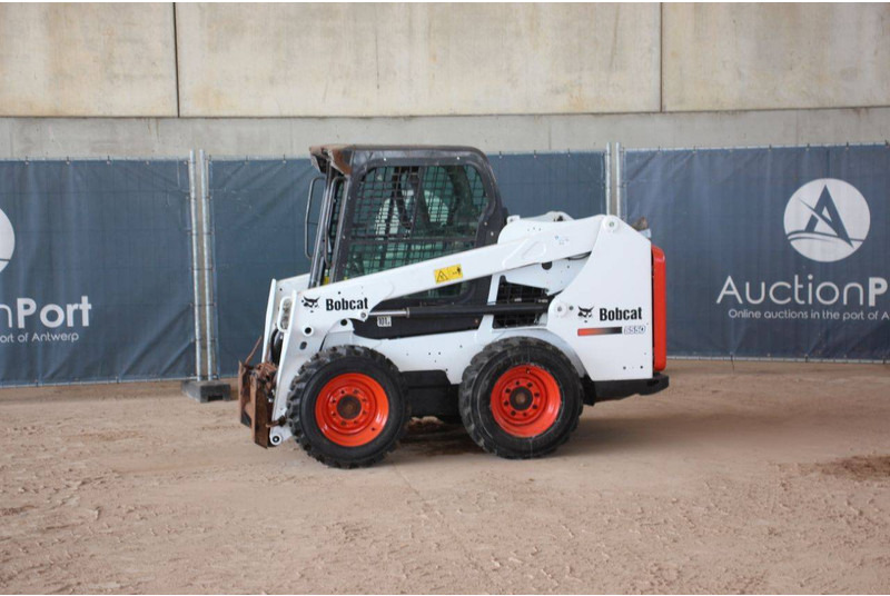 Bobcat S550 - اللودر بعجل: صورة 1 Bobcat S550 - اللودر بعجل: صورة 1