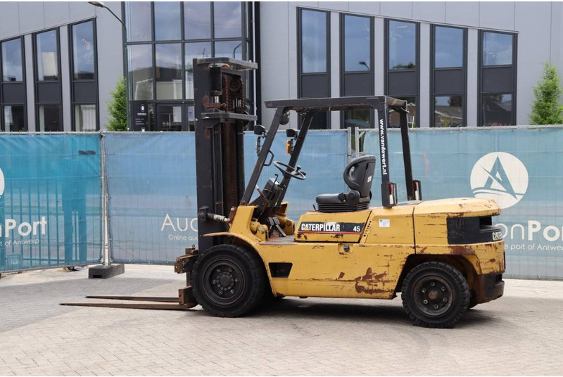 Caterpillar DP45 - رافعة شوكية ديزل: صورة 3 Caterpillar DP45 - رافعة شوكية ديزل: صورة 3