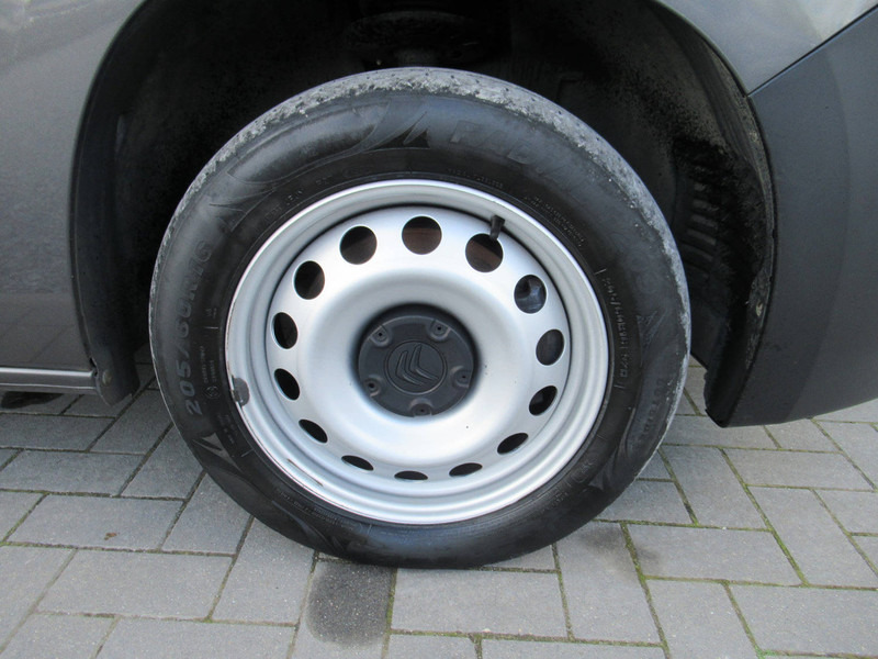 فان Citroën Berlingo BlueHDi Automatic: صورة 9