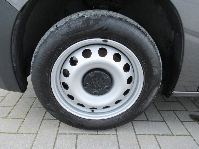 فان Citroën Berlingo BlueHDi Automatic: صورة 12