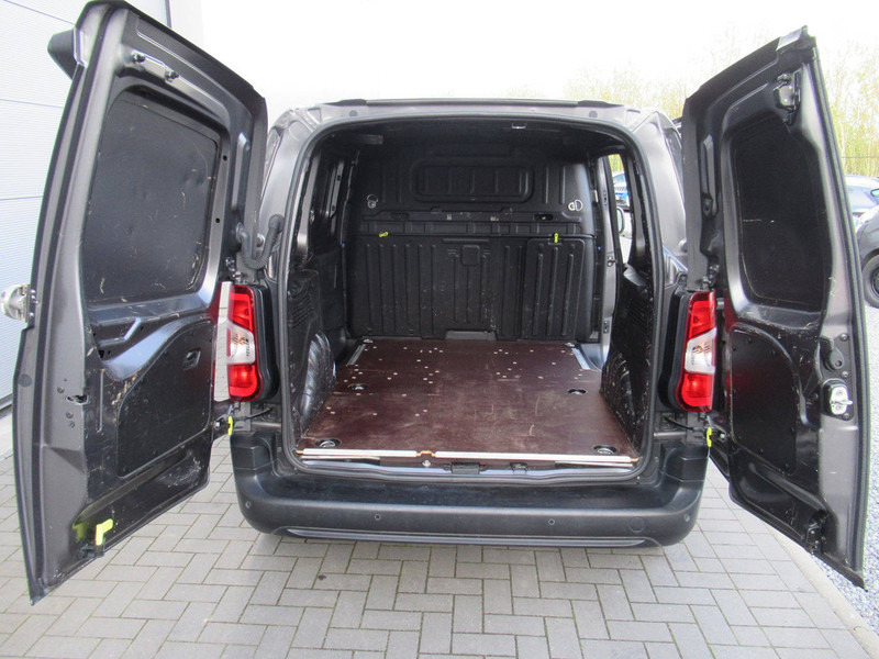 فان Citroën Berlingo BlueHDi Automatic: صورة 16