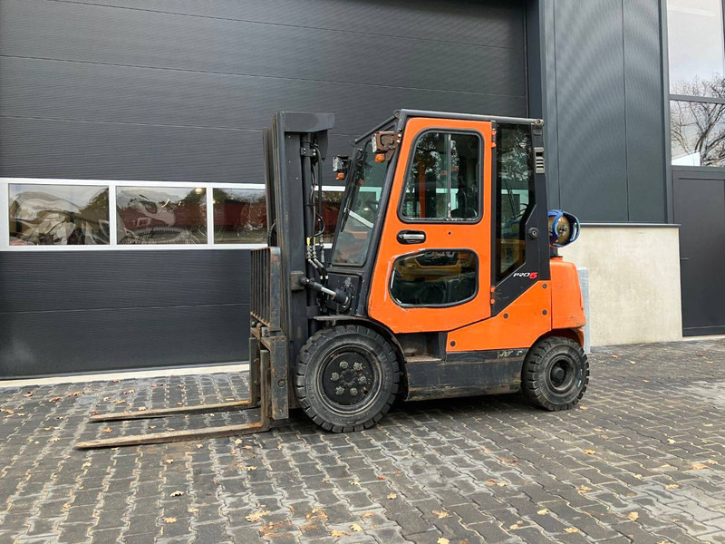 Doosan G25E-5 - رافعة شوكية تعمل بالغاز: صورة 1 Doosan G25E-5 - رافعة شوكية تعمل بالغاز: صورة 1