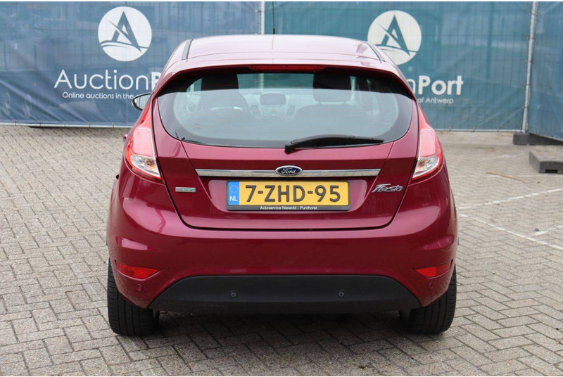 Ford Fiesta - سيدان: صورة 5 Ford Fiesta - سيدان: صورة 5