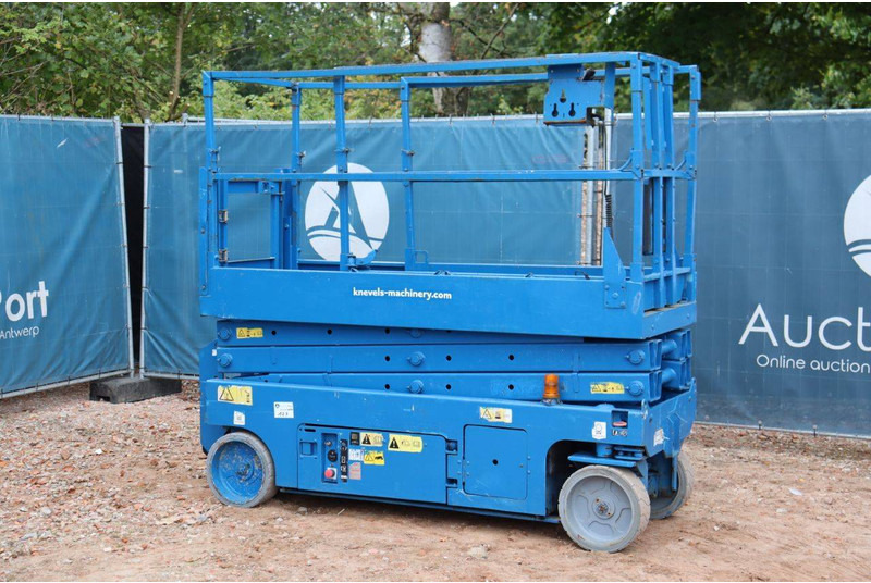 Genie GS-2032 - مرفاع مقصي: صورة 3 Genie GS-2032 - مرفاع مقصي: صورة 3