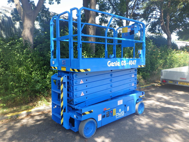 Genie GS-4047 - مرفاع مقصي: صورة 2 Genie GS-4047 - مرفاع مقصي: صورة 2