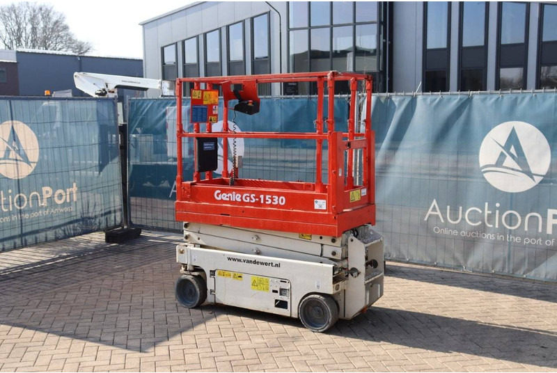 Genie GS1532 - مرفاع مقصي: صورة 3 Genie GS1532 - مرفاع مقصي: صورة 3