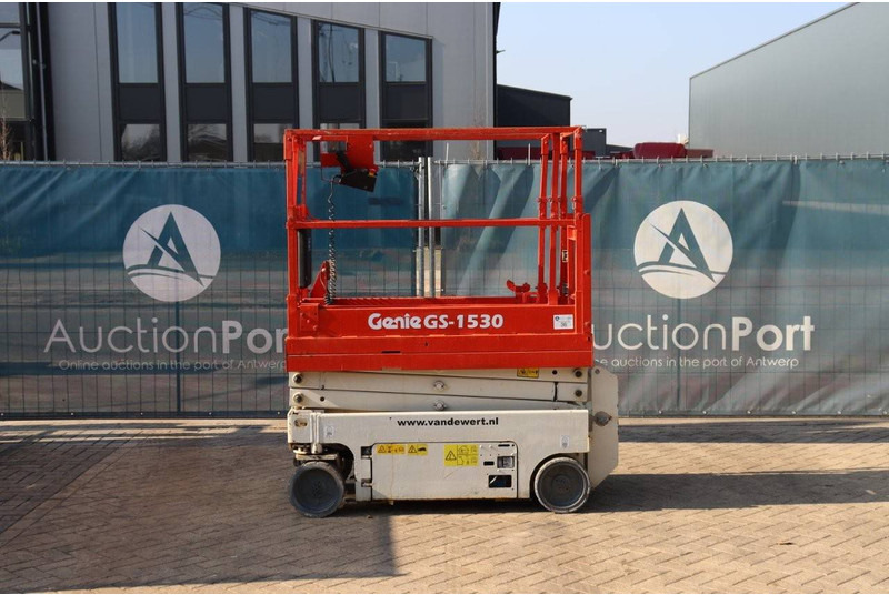Genie GS1532 - مرفاع مقصي: صورة 2 Genie GS1532 - مرفاع مقصي: صورة 2