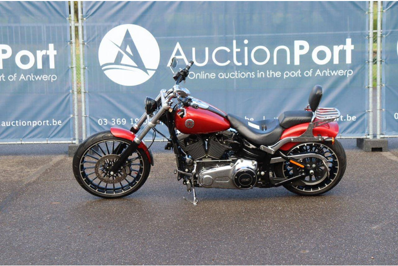 Harley-Davidson Breakout - دراجة نارية: صورة 2 Harley-Davidson Breakout - دراجة نارية: صورة 2