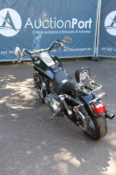 Harley-Davidson Dyna Super Glide - دراجة نارية: صورة 5 Harley-Davidson Dyna Super Glide - دراجة نارية: صورة 5