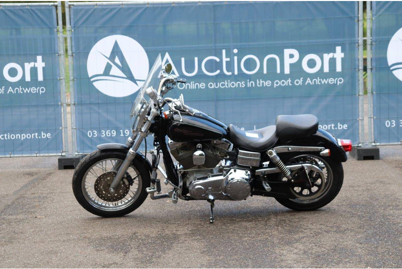 Harley-Davidson Dyna Super Glide - دراجة نارية: صورة 2 Harley-Davidson Dyna Super Glide - دراجة نارية: صورة 2