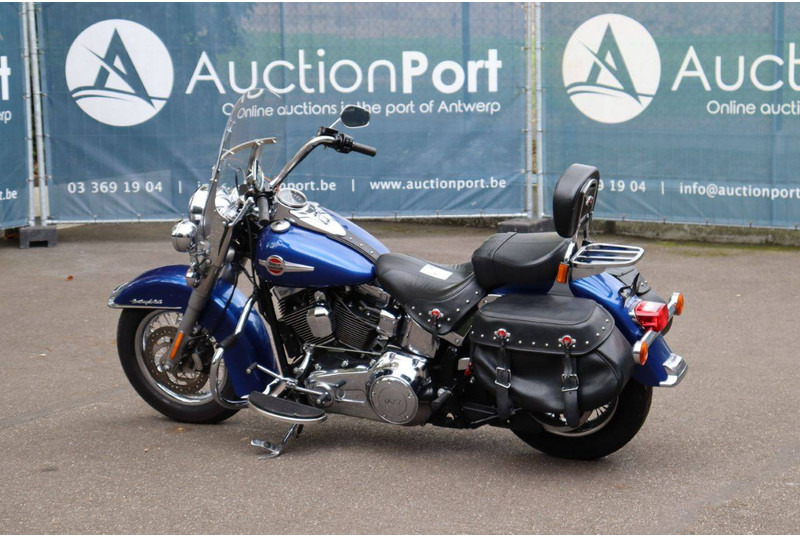 Harley-Davidson Heritage Softail Classic - دراجة نارية: صورة 3 Harley-Davidson Heritage Softail Classic - دراجة نارية: صورة 3