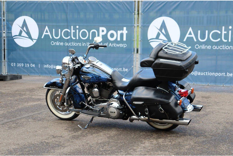 Harley-Davidson Road King Classic Touring - دراجة نارية: صورة 3 Harley-Davidson Road King Classic Touring - دراجة نارية: صورة 3
