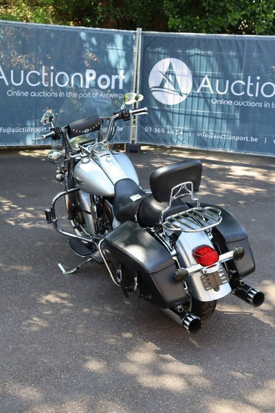 Harley-Davidson Road King Classic - دراجة نارية: صورة 4 Harley-Davidson Road King Classic - دراجة نارية: صورة 4