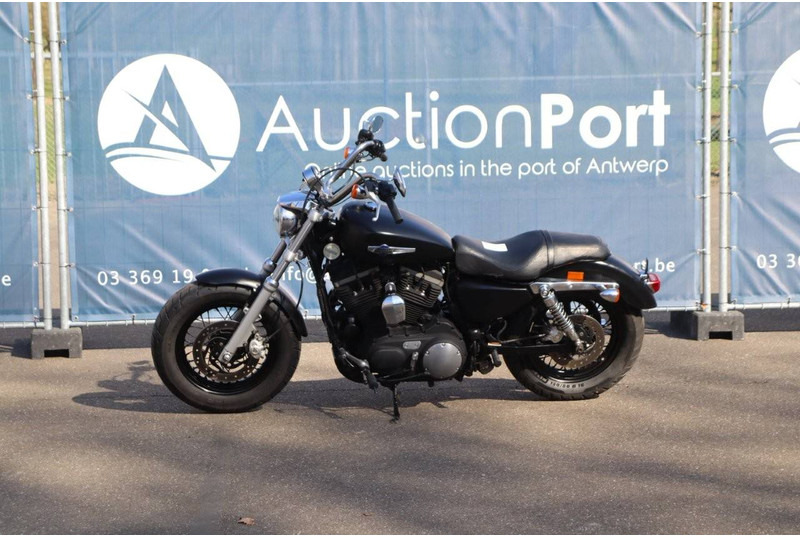 Harley-Davidson SPORTSTER XL1200 CUSTOM - دراجة نارية: صورة 1 Harley-Davidson SPORTSTER XL1200 CUSTOM - دراجة نارية: صورة 1