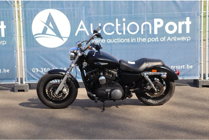 Harley-Davidson SPORTSTER XL1200 CUSTOM - دراجة نارية: صورة 2 Harley-Davidson SPORTSTER XL1200 CUSTOM - دراجة نارية: صورة 2