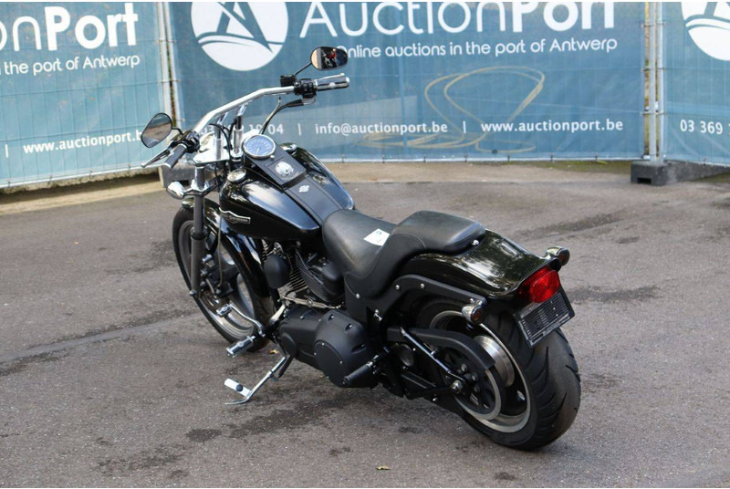 Harley-Davidson Softail Night Train - دراجة نارية: صورة 4 Harley-Davidson Softail Night Train - دراجة نارية: صورة 4