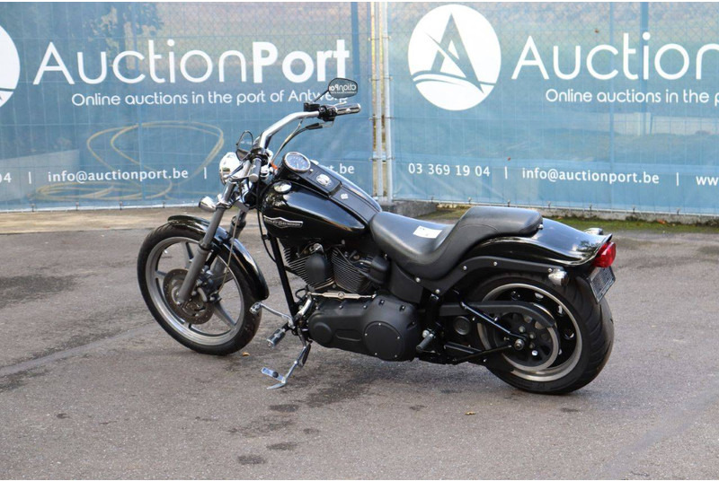 Harley-Davidson Softail Night Train - دراجة نارية: صورة 3 Harley-Davidson Softail Night Train - دراجة نارية: صورة 3