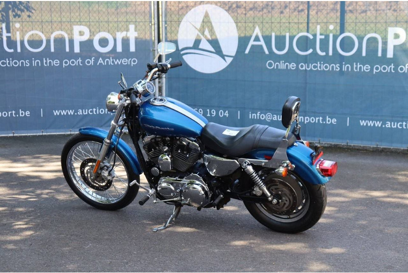 Harley-Davidson Sporster XL1200 Custom - دراجة نارية: صورة 3 Harley-Davidson Sporster XL1200 Custom - دراجة نارية: صورة 3