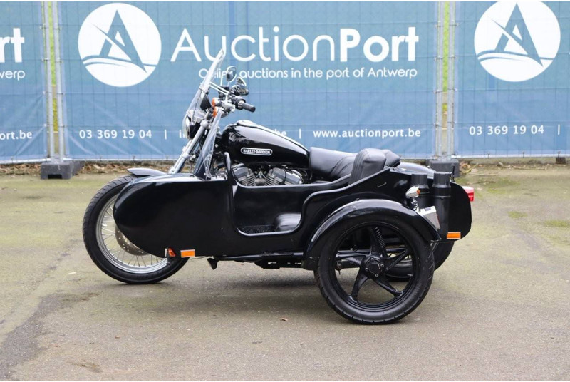 Harley-Davidson Sporster XL883 - دراجة نارية: صورة 2 Harley-Davidson Sporster XL883 - دراجة نارية: صورة 2