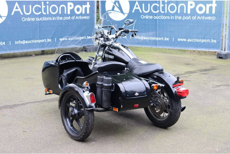 Harley-Davidson Sporster XL883 - دراجة نارية: صورة 4 Harley-Davidson Sporster XL883 - دراجة نارية: صورة 4