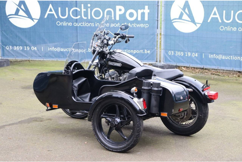 Harley-Davidson Sporster XL883 - دراجة نارية: صورة 3 Harley-Davidson Sporster XL883 - دراجة نارية: صورة 3