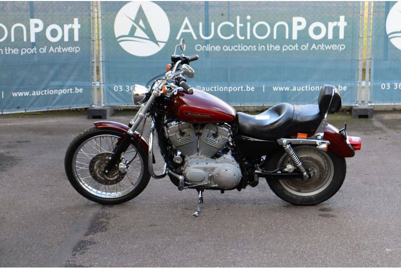 Harley-Davidson Sportster XL883 - دراجة نارية: صورة 2 Harley-Davidson Sportster XL883 - دراجة نارية: صورة 2