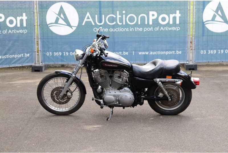 Harley-Davidson Sportster XL883 - دراجة نارية: صورة 2 Harley-Davidson Sportster XL883 - دراجة نارية: صورة 2