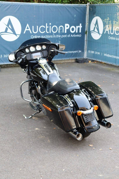 Harley-Davidson Street Glide - دراجة نارية: صورة 4 Harley-Davidson Street Glide - دراجة نارية: صورة 4