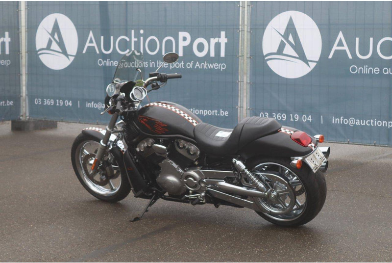 Harley-Davidson V-Rod - دراجة نارية: صورة 3 Harley-Davidson V-Rod - دراجة نارية: صورة 3