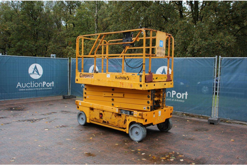 Haulotte Compact 12 - مرفاع مقصي: صورة 3 Haulotte Compact 12 - مرفاع مقصي: صورة 3