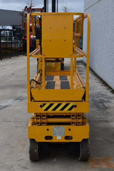 Haulotte Compact 8 - مرفاع مقصي: صورة 5 Haulotte Compact 8 - مرفاع مقصي: صورة 5