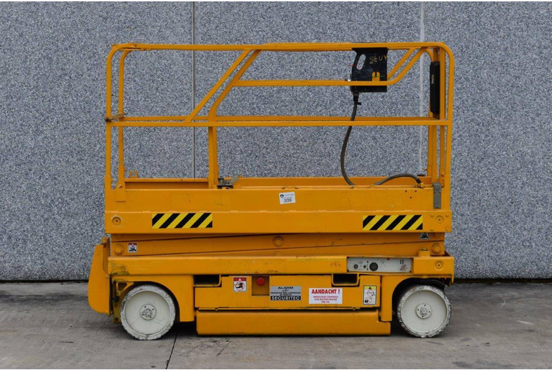 Haulotte Compact 8 - مرفاع مقصي: صورة 2 Haulotte Compact 8 - مرفاع مقصي: صورة 2