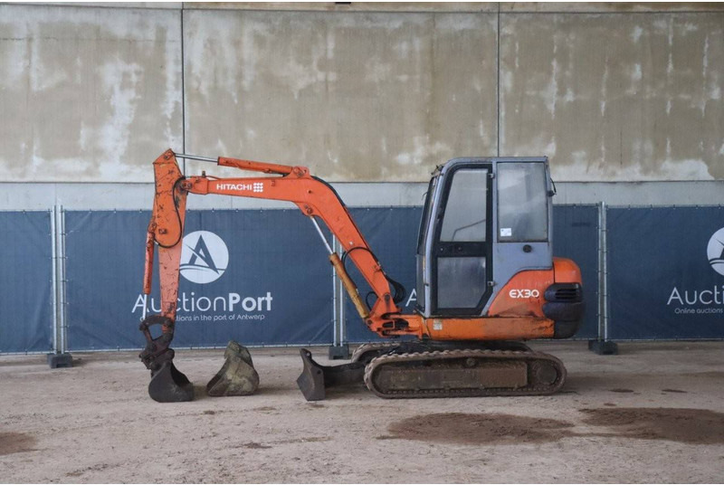 Hitachi EX30-2 - حفار زاحف: صورة 1 Hitachi EX30-2 - حفار زاحف: صورة 1