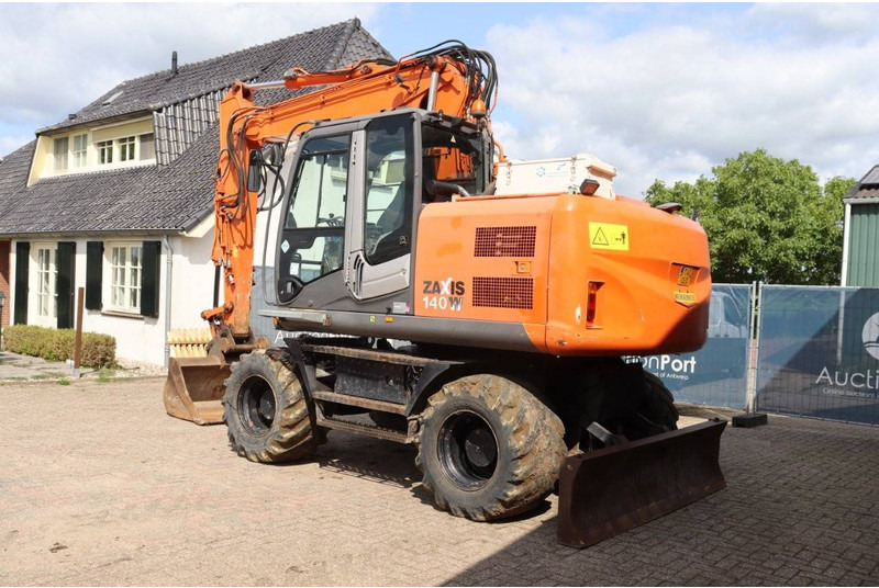 Hitachi ZX140W-3 - حفار ذو عجلات: صورة 4 Hitachi ZX140W-3 - حفار ذو عجلات: صورة 4