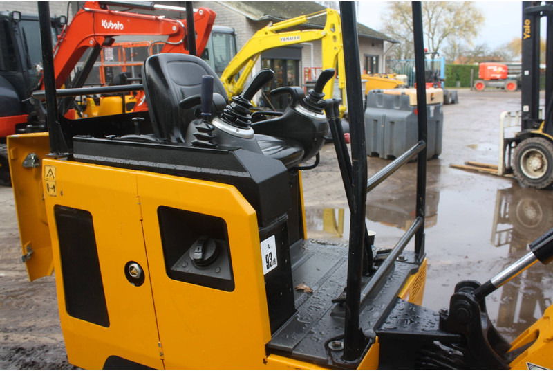 JCB 15C-1 - حفار صغير: صورة 5 JCB 15C-1 - حفار صغير: صورة 5