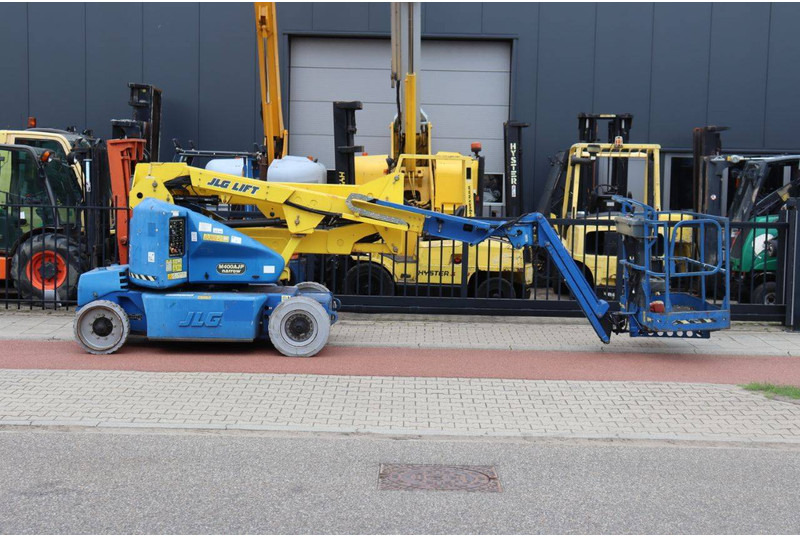 JLG M400AJPN - مرفاع مفصلي: صورة 2 JLG M400AJPN - مرفاع مفصلي: صورة 2