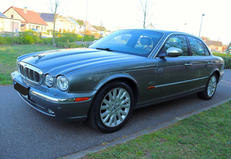 Jaguar XJ-6 3.0 Sovereign - سيارة: صورة 1 Jaguar XJ-6 3.0 Sovereign - سيارة: صورة 1
