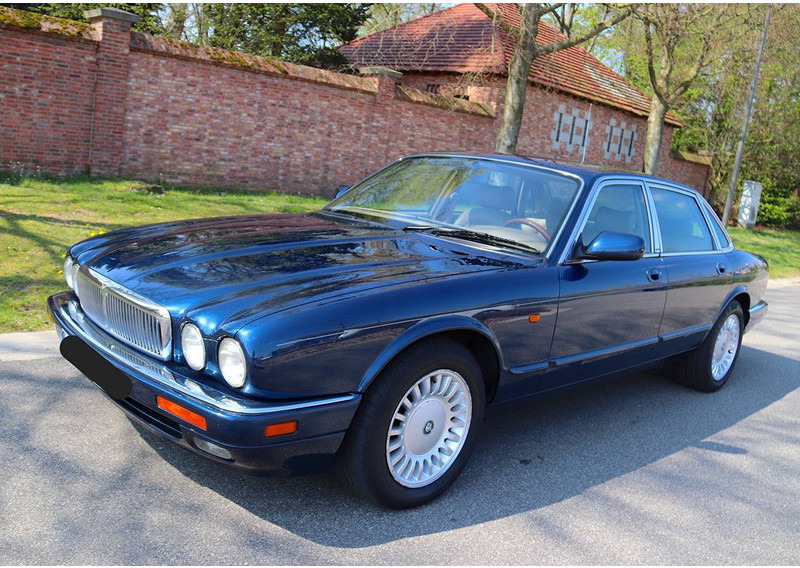 Jaguar XJ Sovereign 4.0 - سيارة: صورة 1 Jaguar XJ Sovereign 4.0 - سيارة: صورة 1
