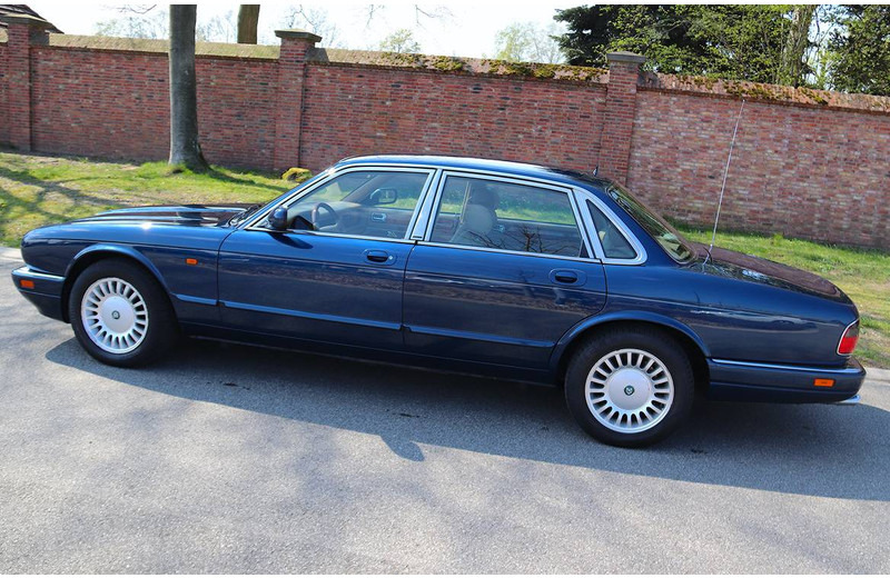 Jaguar XJ Sovereign 4.0 - سيارة: صورة 2 Jaguar XJ Sovereign 4.0 - سيارة: صورة 2
