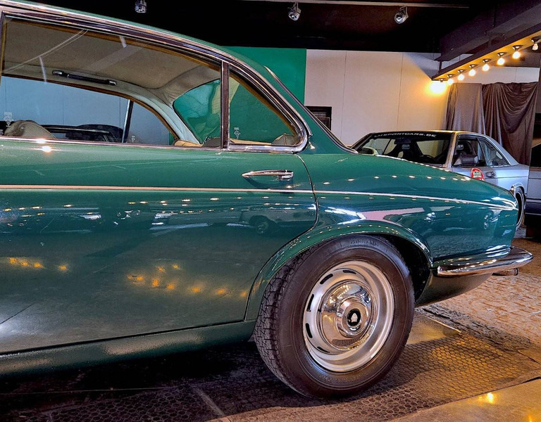 Jaguar XJ (series II) 4.2 Automatic - سيارة: صورة 3 Jaguar XJ (series II) 4.2 Automatic - سيارة: صورة 3