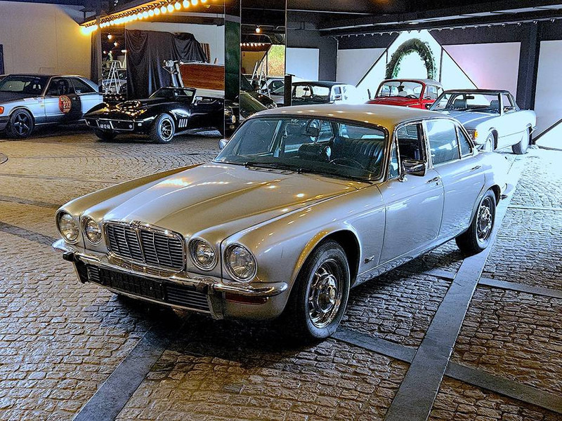 Jaguar XJ (series II) 4.2 Automatic - سيارة: صورة 1 Jaguar XJ (series II) 4.2 Automatic - سيارة: صورة 1