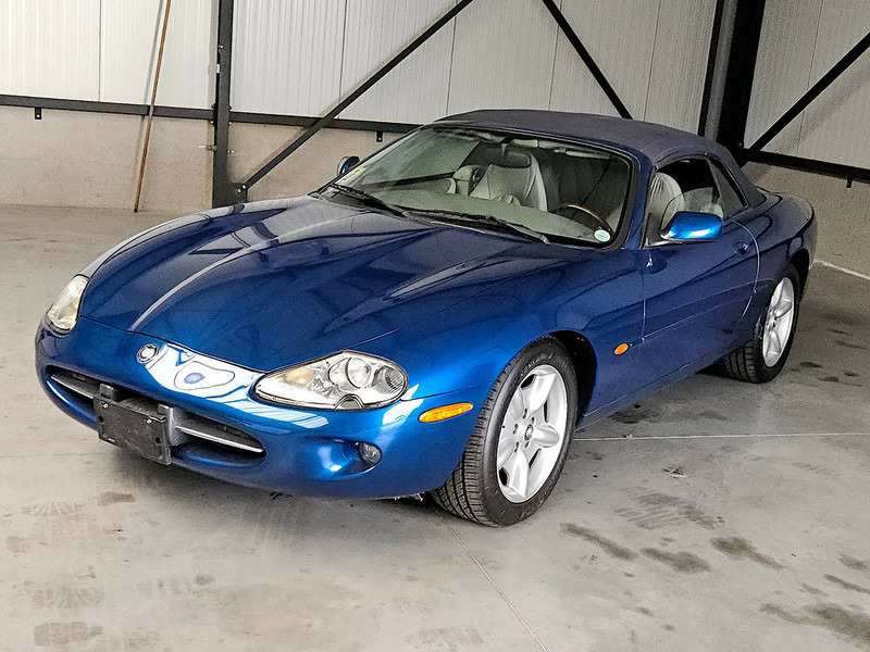 Jaguar XK (I) 8 _ Convertible - سيارة: صورة 1 Jaguar XK (I) 8 _ Convertible - سيارة: صورة 1