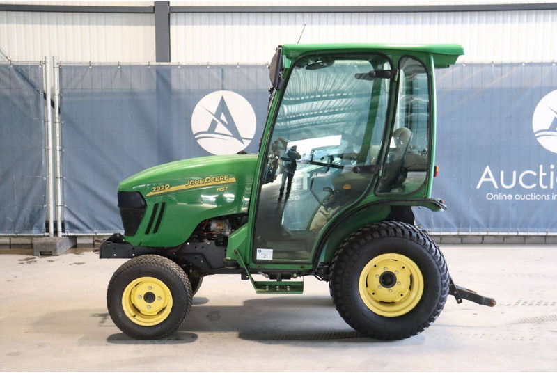 John Deere 2320 - جرار: صورة 2 John Deere 2320 - جرار: صورة 2