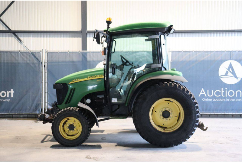 John Deere 4720 - جرار: صورة 2 John Deere 4720 - جرار: صورة 2