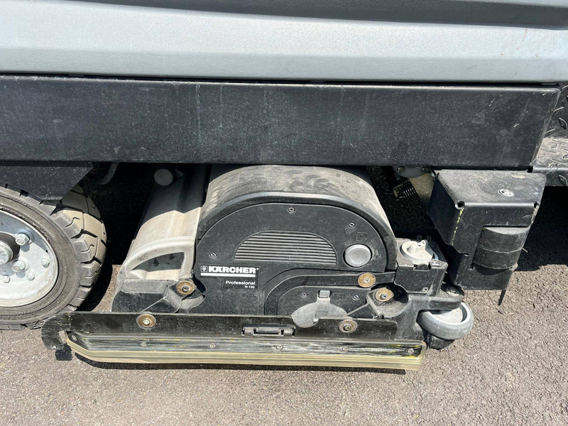 Kärcher R120 - سياره كنس شوارع: صورة 4 Kärcher R120 - سياره كنس شوارع: صورة 4
