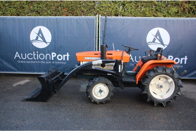 Kubota B1500DT - جرار: صورة 2 Kubota B1500DT - جرار: صورة 2